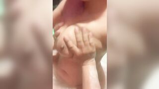 LOẠN LUÂN CÙNG EM VỢ TRONG BỒN TẮM KHI VỢ TÔI MỚI SINH EM BÉ
