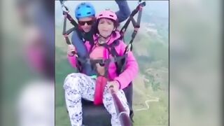 Móc lồn trên không