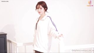 Địt cô giáo dạy yoga vú siêu đẹp body cực phẩm - Xin Yuri