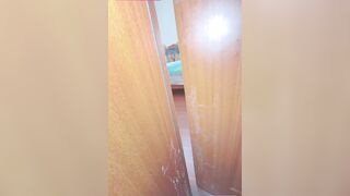 Phát Hiện Em Đồng Nghiêp Thủ Dâm Tại Phòng Nghỉ Và Cái Kết