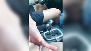 Nhờ cho đi có đoạn mà anh cũng bắt banh lồn cho anh móc ngay tại xe,ngại vl