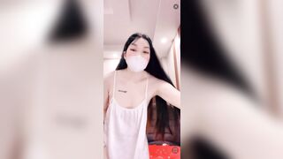 Quên không tắt cam bị lộ vú lồn ngon bị bạn trai quay lại