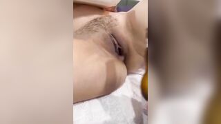 Thanh niên Nhét mồi nhậu với bia vô lồ rồi ăn luôn quá dữ