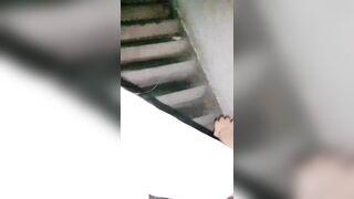 lén địt em học sinh mới lớn ở cầu thang