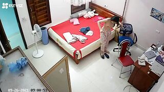 Hack cam thằng em giúp con chị lớp 10 thay đồ p14
