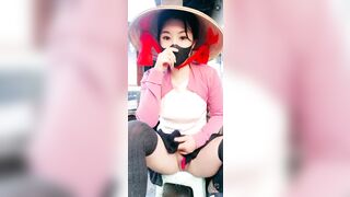 Mưa gió em cùng chăm khoe vú to lồn múp múp