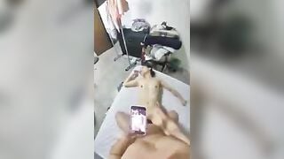 Say rượu còn bị trai lạ địt sướng eg nằm rên kệ thanh niên vừa địt vừa quay lại clip