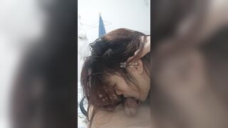 sang phòng trọ bé sinh viên dạy em môn sinh học