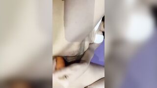 Gái Tây yêu đương dụ quay clip thủ dâm,e còn dùng cà rốt đút vào