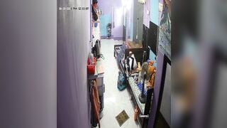 hack cam phòng ngủ 2 chị em đưa chị vo tư không mặc gì - phần 2