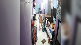 hack cam phòng ngủ 2 chị em đưa chị vo tư không mặc gì - phần 2