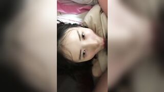 ấn cu vào mồm em hàng xóm em ngậm hết