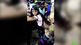 Làm tình public với gangster Brazil