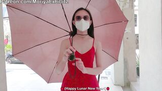 Em gái phô dâm dạo quanh thành phố