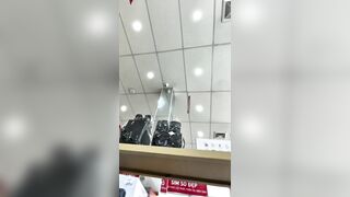 Sưu tầm quay lén các em gái tgdd p1