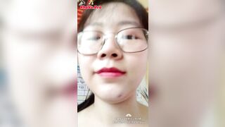 Cô Giáo Vừa Dạy Học Vừa SHOW Lồn Phần 1