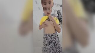 gái xinh khoe dáng móc lồn trong nhà tắm cực nứng