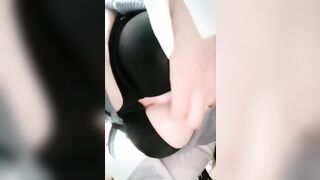 Em rau mới lớn vú to lồn múp khoe hàng thủ dâm cùng trai siêu dâm