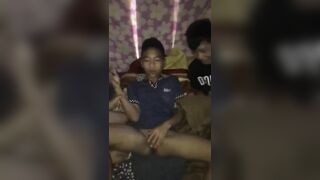 Bị các anh bắt cu