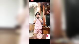 gái xinh lớp 11 khoe dáng thủ dâm cực nứng - phần 1