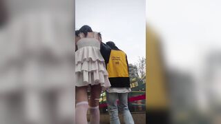 quay lén dưới váy mấy em xinh trong trung tâm thương mại - phần 4
