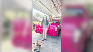 Loạn luân cô gái đẻ con ra để mò lồn