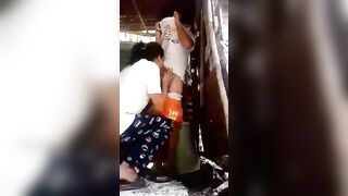 Dắt e trai ra sau bù khu