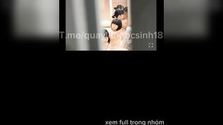 Em trai quay lén chị gái tắm rồi đăng lên mạng