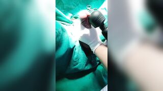 Bác sĩ vắt sữa 1