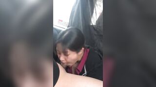 Bắt em bú cu trên ôtô đến xuất tinh vào miệng