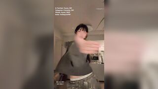 Công nhận em này nhảy cuốn hơn rất nhiều idol tiktok hiện nay
