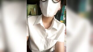 Dâm nữ trg vỏ bọc học sinh ngoan livetream show hàng móc lồn public trên thư viện p3