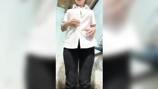 Đang tắm thì nứng 2