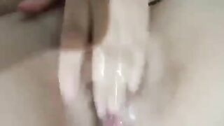 Em ny thủ dâm  quá nứng