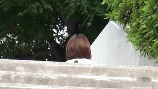 Quay lén e teen Nhật dâm nứng lồn thủ dâm bắn nước đầy ngoài đường