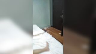 Mấy e hs dâm mới lớn rủ nhau bỏ học vào nhà nghỉ livetream móc lồn đụ nhau co giật p2