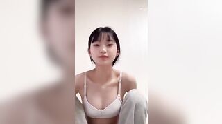 gái xinh thủ dâm 17