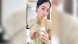 Pong Xinh Rảnh Rỗi Tự Quay Thủ Dâm Cực Nứng P34