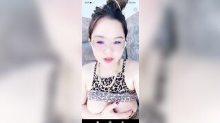 em gái live show nhìn quá vú to lồn mưpa