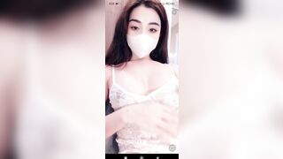 vú to lồn múp