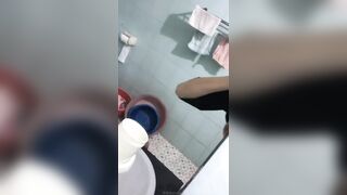 học sinh mà vú tròn quá anh em à