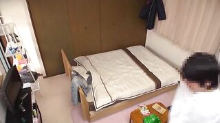 Nữ sinh Nhật Bản bị đưa nhầm vật lạ vào trong video khiêu dâm quan hệ tình dục