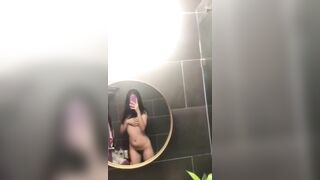 địt bé sinh viên dâm trong bồn tắm