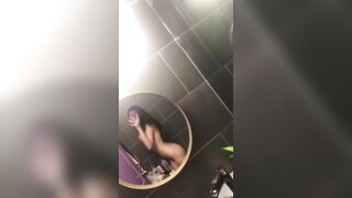 địt bé sinh viên dâm trong bồn tắm