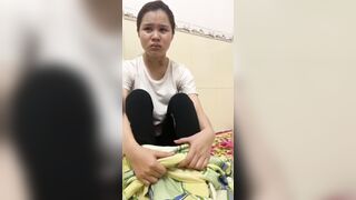 Họp lớp xong bị bạn địt quay video gửi chồng