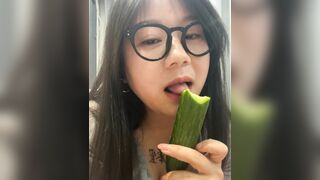 Em rau sinh viên đeo kính chubby lồn múp khoe hàng trên live dâm đãng