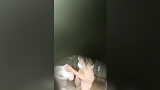Quay lén em học sinh đi chụp kỷ yếu trong khu sinh thái thay bvs