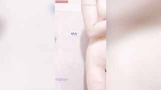 Em idol happy yylive vú to hồng hào livestream lắc đít show lông lồn đen thui
