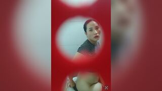 Quay lén chị dâu đi đái xém bị phát hiện