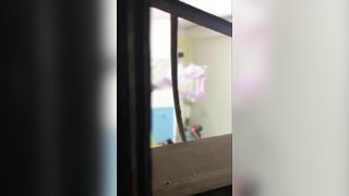 Em sinh viên nứng giữa trưa tự móc trong phòng trọ